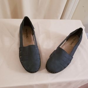 Easy Street busby shoes